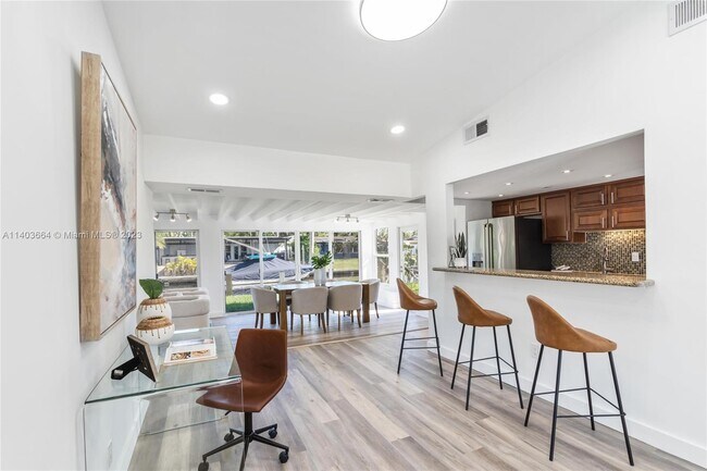 Foto del edificio - 2512 Gulfstream Ln