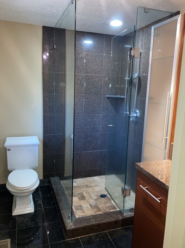 Foto del edificio - Burnt Bridge Creek 4 bedroom- Single Level