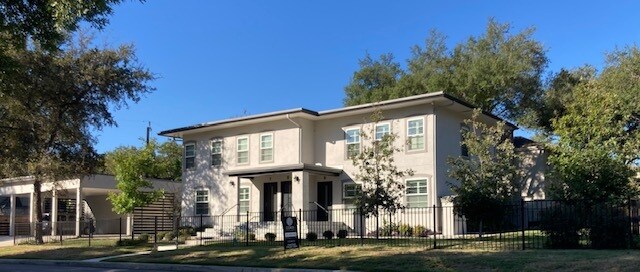 Triplex de Olmos Park - 488 E Olmos Dr