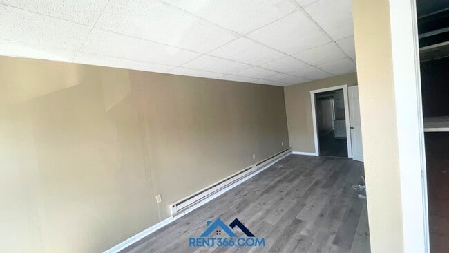 Building Photo - 929 Centre St