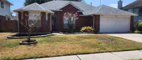 Foto principal - 8307 Holmwood Dr