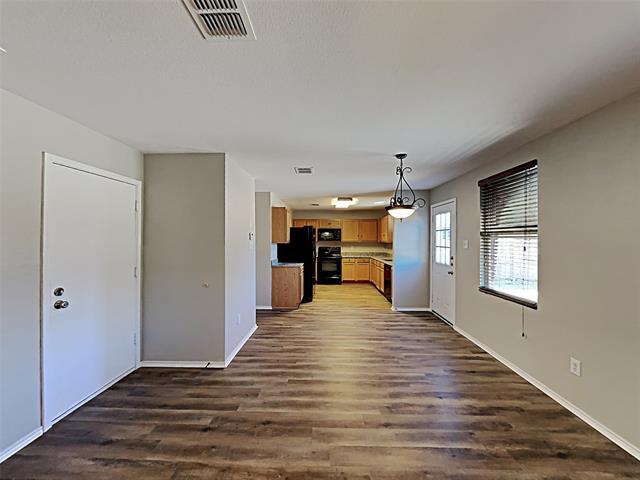Building Photo - 9020 Cheswick Dr