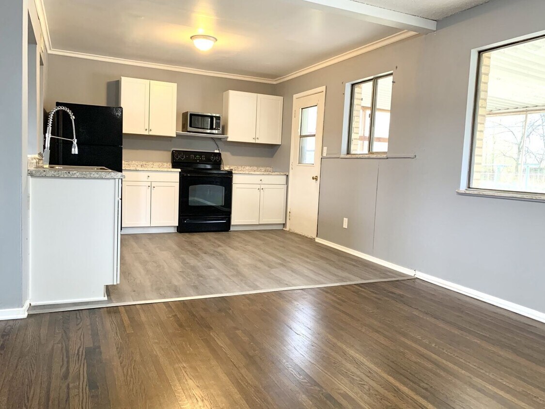 150 Airport Rd House Rental in Clarksville, TN