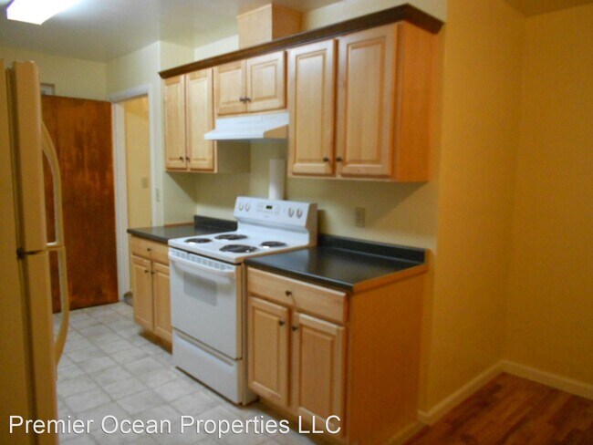 Building Photo - 2 br, 2 bath House - 325 S. Hazel St.