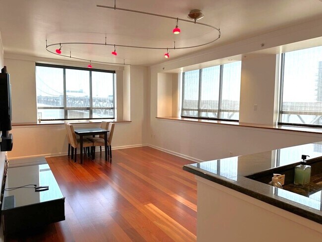 Foto del edificio - Epic REA - Fabulous BridgeView 2 BR/2 BA V...