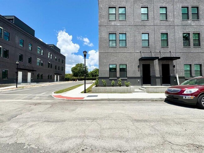 Foto del edificio - 1302 E Kay St