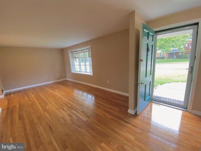 Foto del edificio - 8121 Edmonton Ct