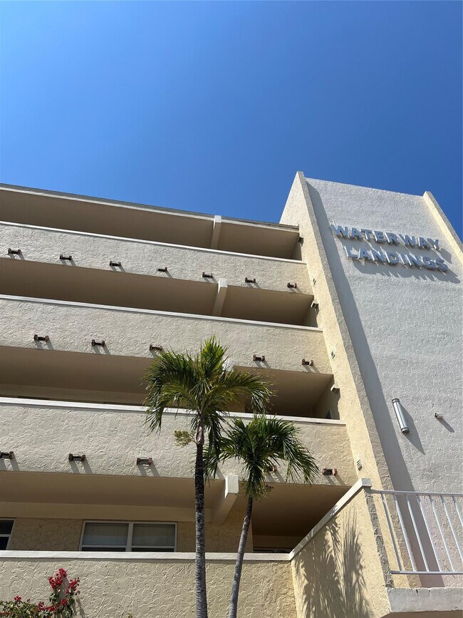 Foto del edificio - 2797 NE 51st St