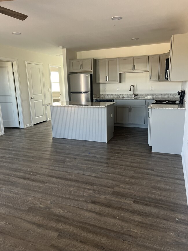 Building Photo - 367 FM 1519 W