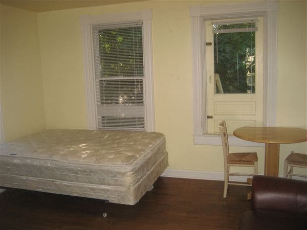 Building Photo - 1303 Granger Ave