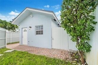 Building Photo - 11480 SW 42nd Terrace
