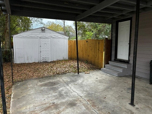 Building Photo - 3532 Crassia St