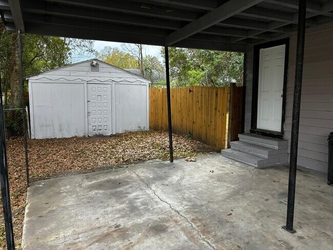 Foto del edificio - 3532 Crassia St