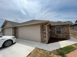 Building Photo - 9012-9014 Sandra Wy