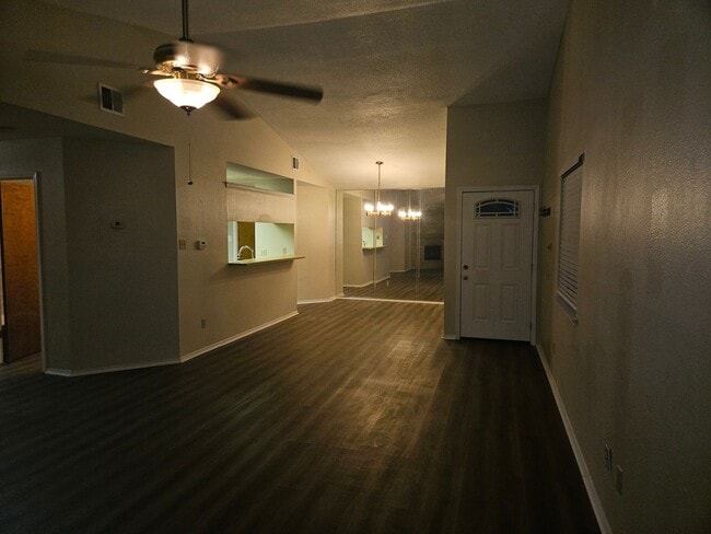 Building Photo - 3/2 One Story in Northern Hills