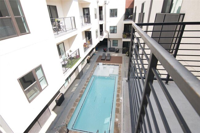 Foto del edificio - 2213 Poquito St