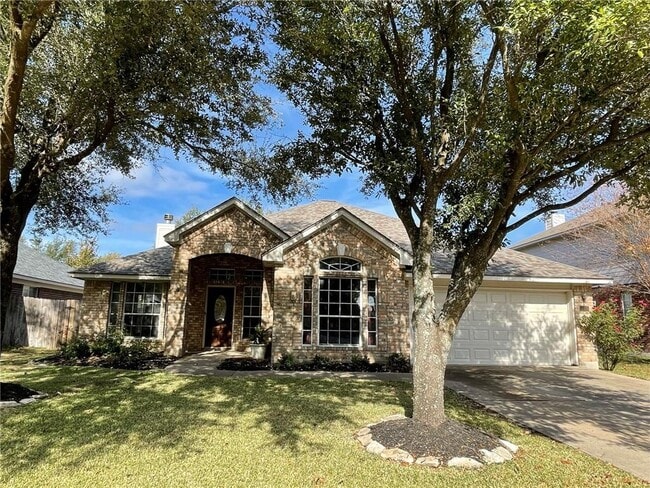 Building Photo - 4415 Hunters Lodge Dr