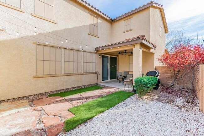 Building Photo - Immaculate 4 bedroom, 2 and 1 3/4 bath home located in the exclusive Master Planned Community Ins...