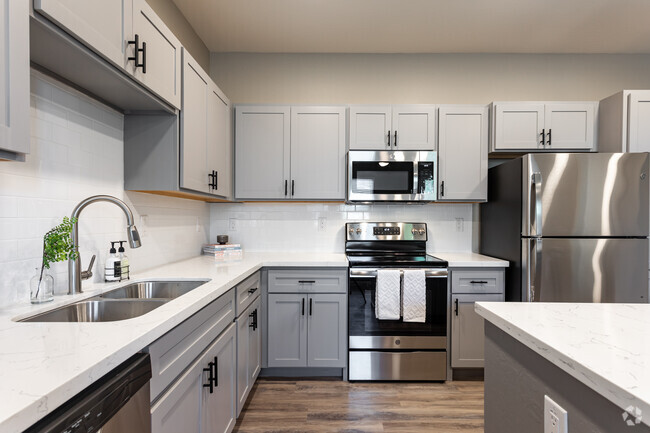 4BR, 4.5BA - 1876 SF - Lofts on 8th | Student Housing