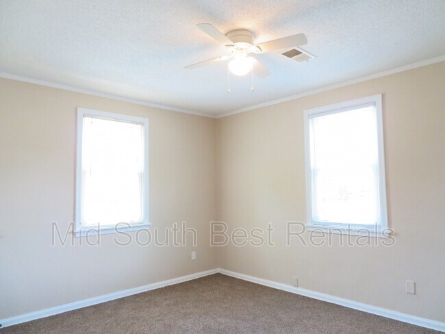 Building Photo - 437 Jacklyn Ave