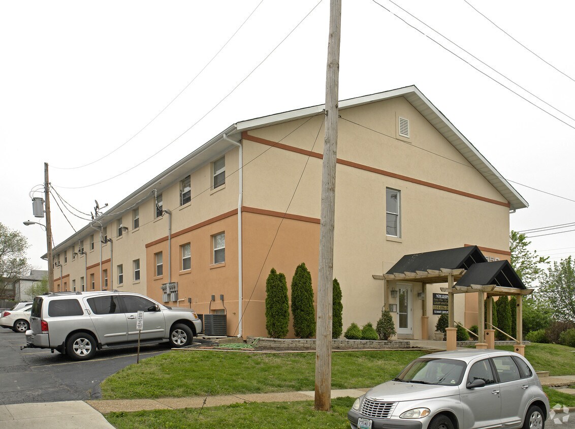 Building Photo - 2550 Sutton Blvd