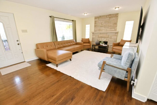 Building Photo - 426 E Pokagon St