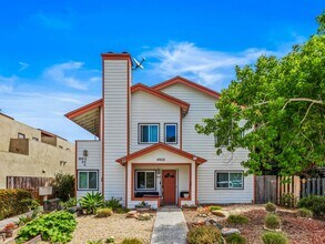 Building Photo - 4866 Santa Cruz Ave