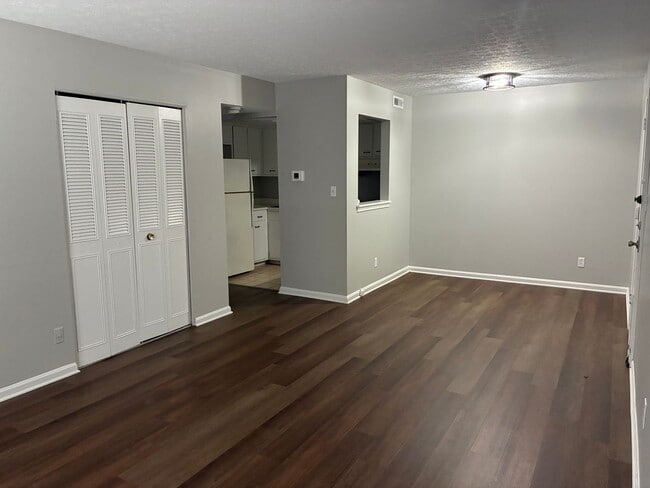 Interior Photo - Affordable 1 bed/1 bath apartments off of Preston Hwy