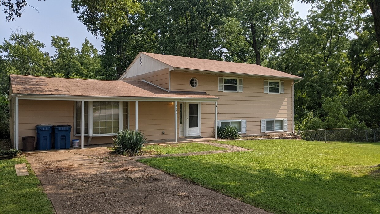 1255 Vero Ln, Ellisville, MO 63011 House Rental in Ellisville, MO