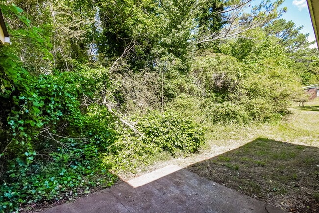 Building Photo - 320 Freeport Dr