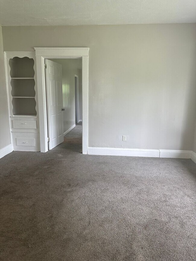 Foto del edificio - 807 E 131st St