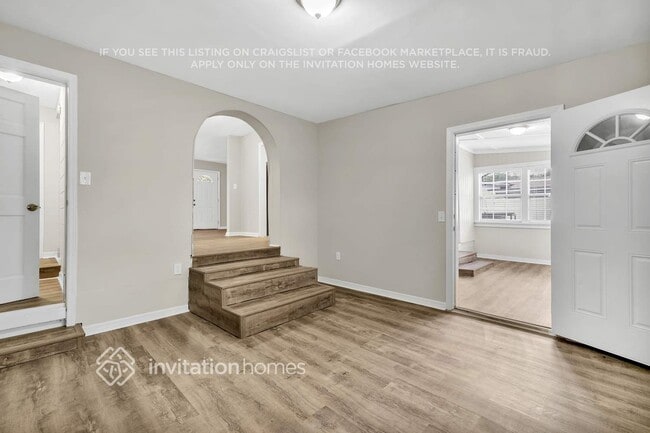 Foto del edificio - 7977 Helston Dr