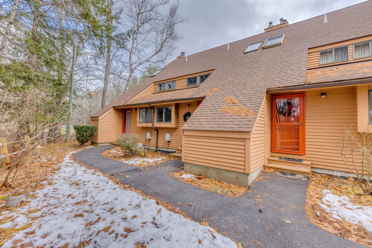 Foto principal - 96 Fairway Dr