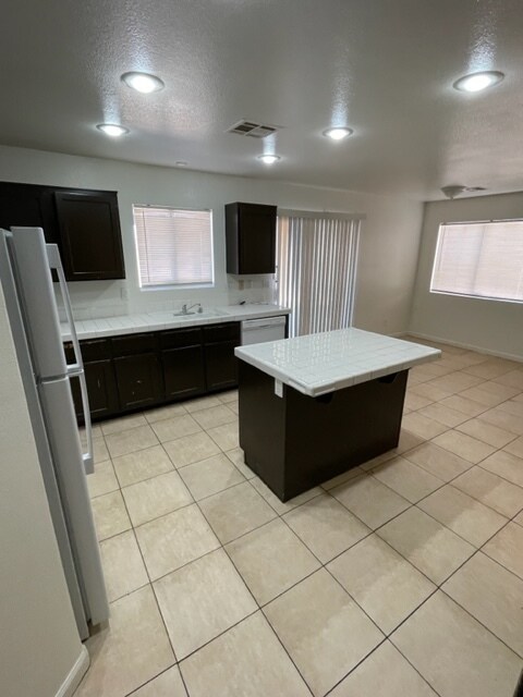 Building Photo - 6644 Jordan River Dr
