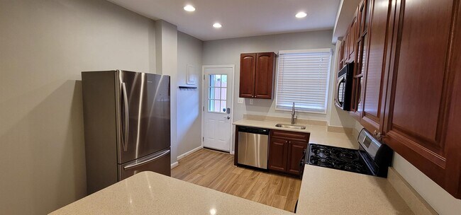 Building Photo - 3504 Keswick Rd