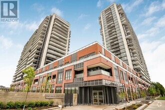 Building Photo - 2524-2524 Simcoe St N