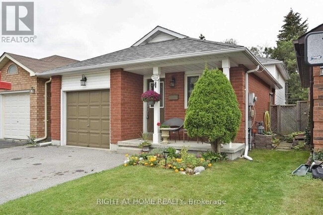 Building Photo - 1434 Largo Crescent