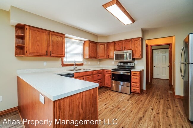 Building Photo - 4 br, 2.5 bath House - 1425 Deer Run Road
