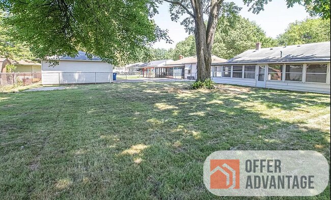 Building Photo - 7072 Oakwood Rd