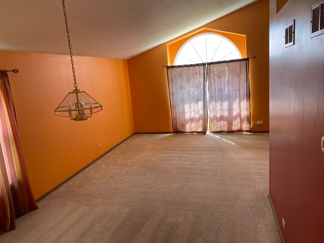 Building Photo - 907 Mary Byrne Dr