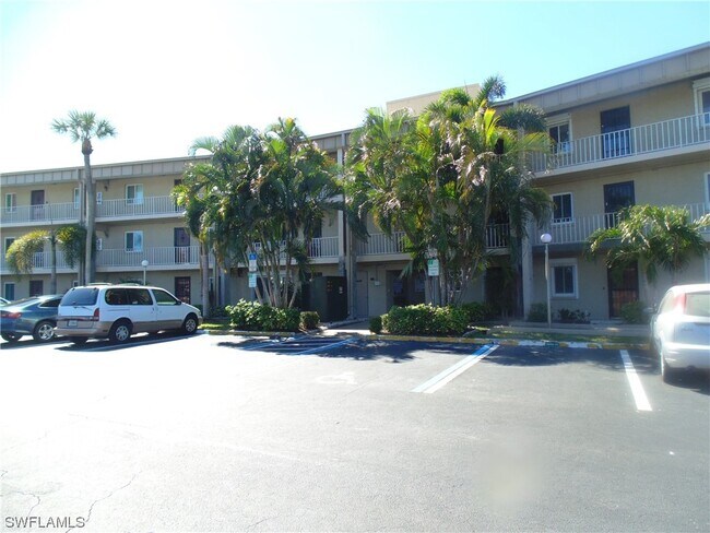 Foto del edificio - 2264 Winkler Ave