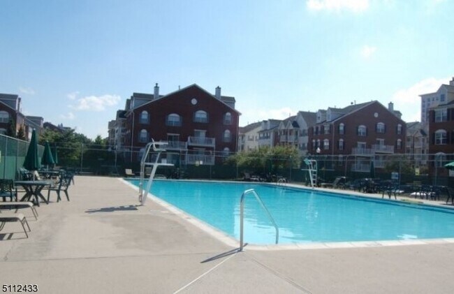 Building Photo - 7 Colgate Dr