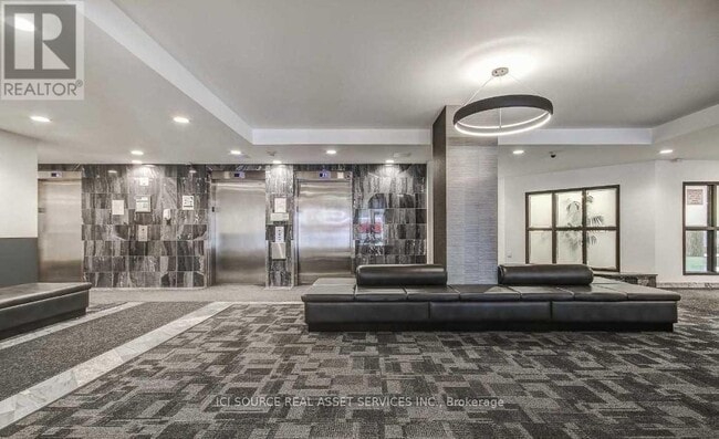 Building Photo - 350 Webb Dr