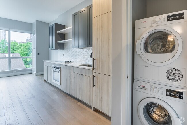 1 HAB, 1 BA – 688 ft² - Entrada y cocina - The Clark