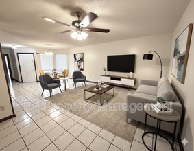 Building Photo - 703 Trekker St