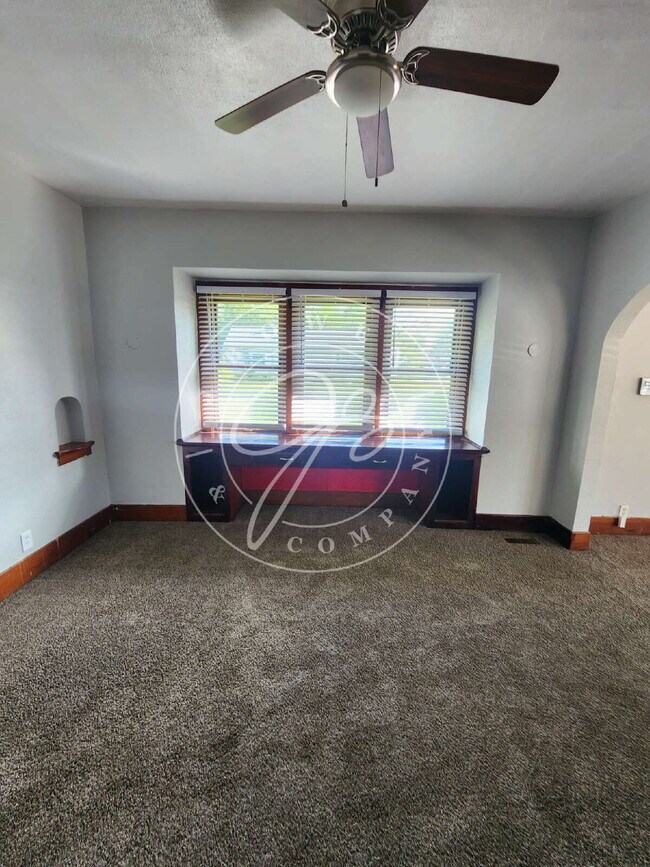 Foto del edificio - Large 3 bed with over 1600 sq. ft!