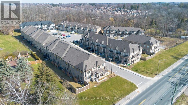 Building Photo - 515-515 Garner Rd W