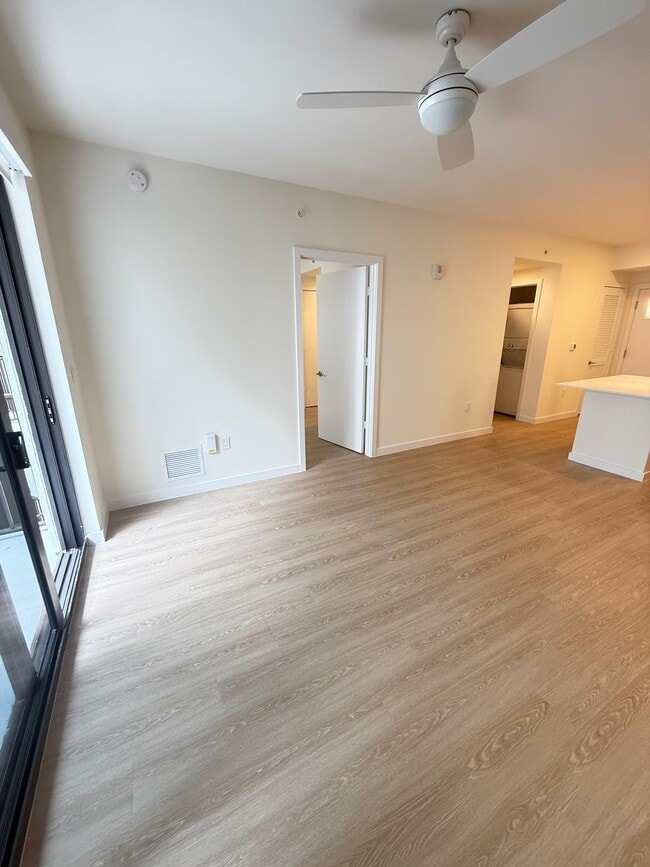 Foto del edificio - 2523 NE 183rd St