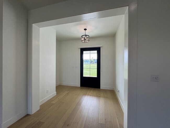 Foto del edificio - 4453 Cedar Creek Rd