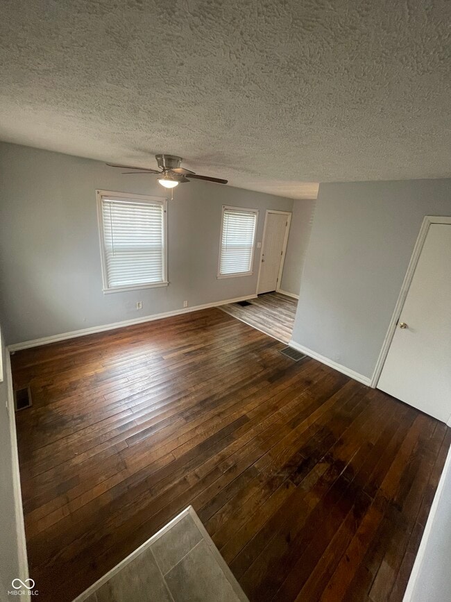 Building Photo - 615 N Tibbs Ave